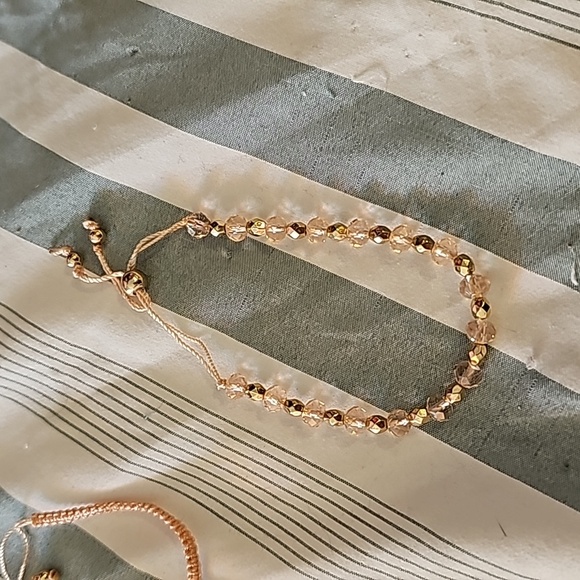 Avon Lovely Bracelet Set Light Pink - Picture 6 of 8